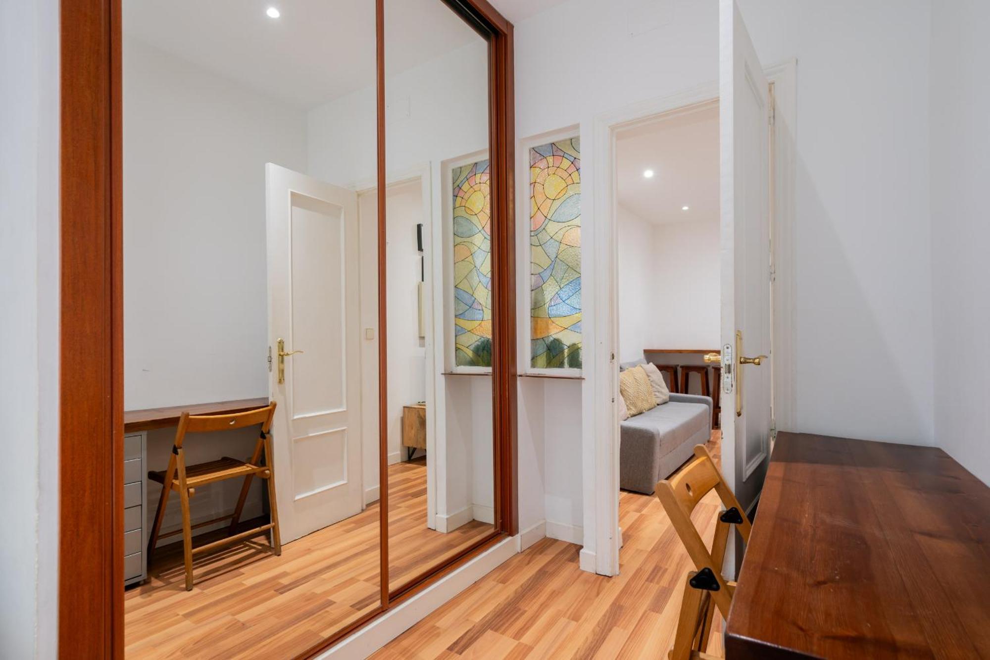 Apartamento En La Plaza De Lavapies Alquiler Temporal Madrid Exteriör bild