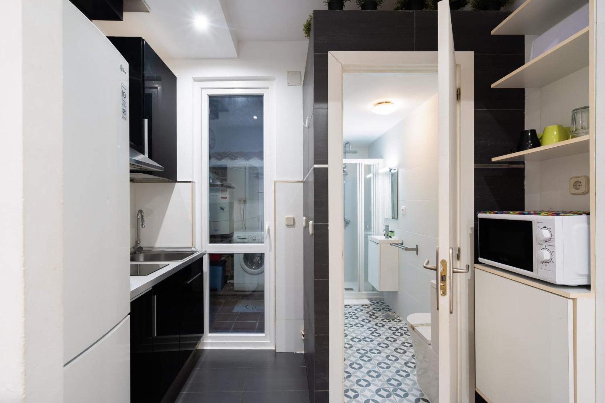 Apartamento En La Plaza De Lavapies Alquiler Temporal Madrid Exteriör bild
