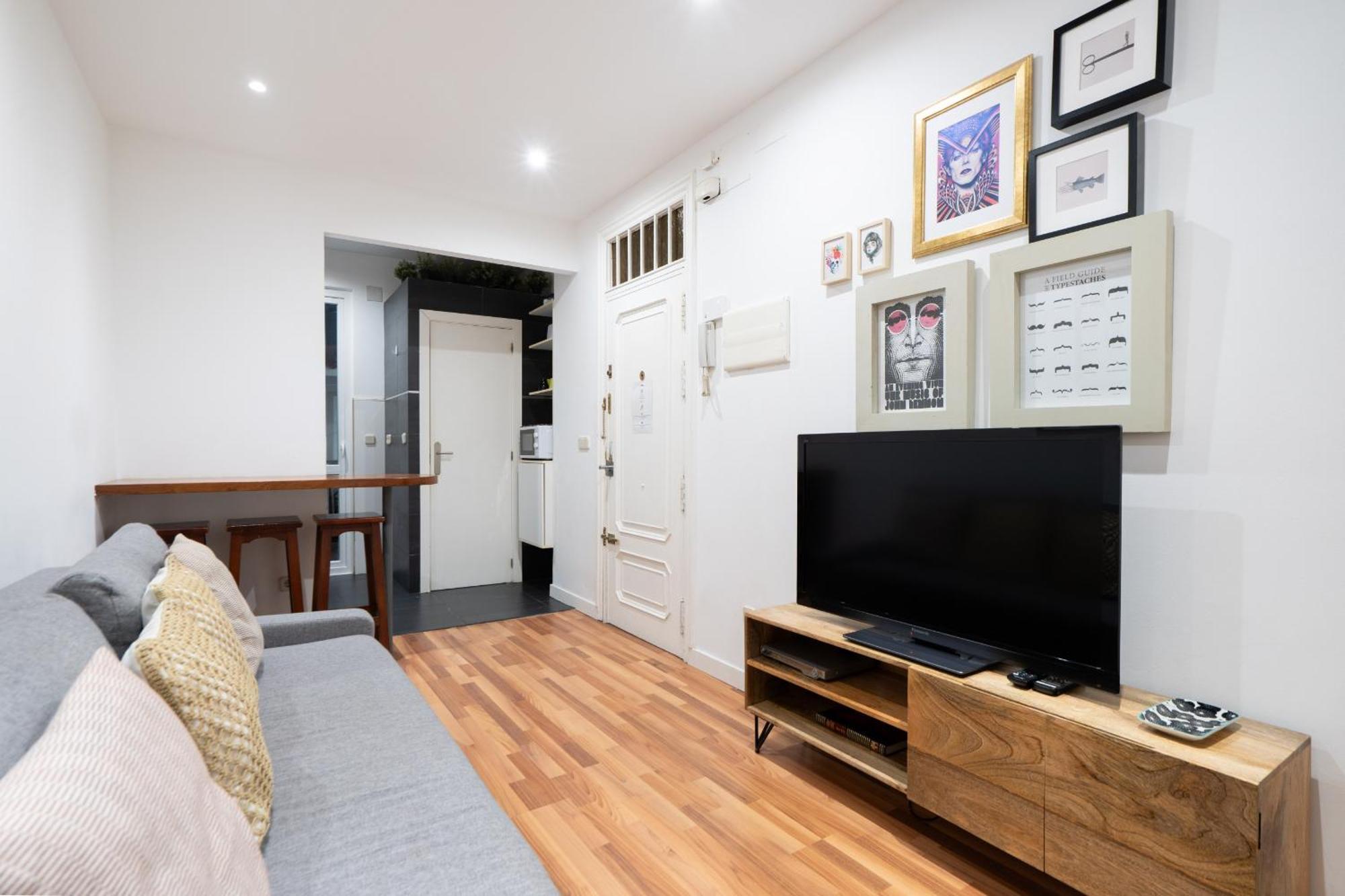 Apartamento En La Plaza De Lavapies Alquiler Temporal Madrid Exteriör bild