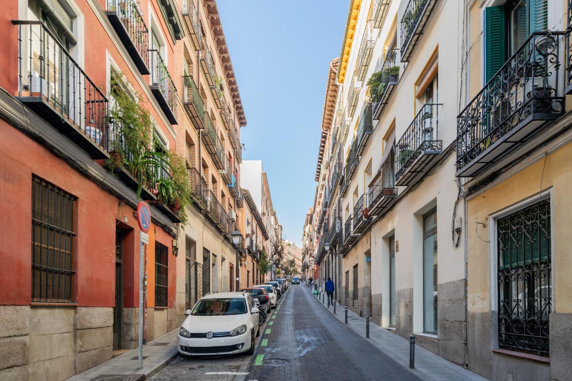 Apartamento En La Plaza De Lavapies Alquiler Temporal Madrid Exteriör bild