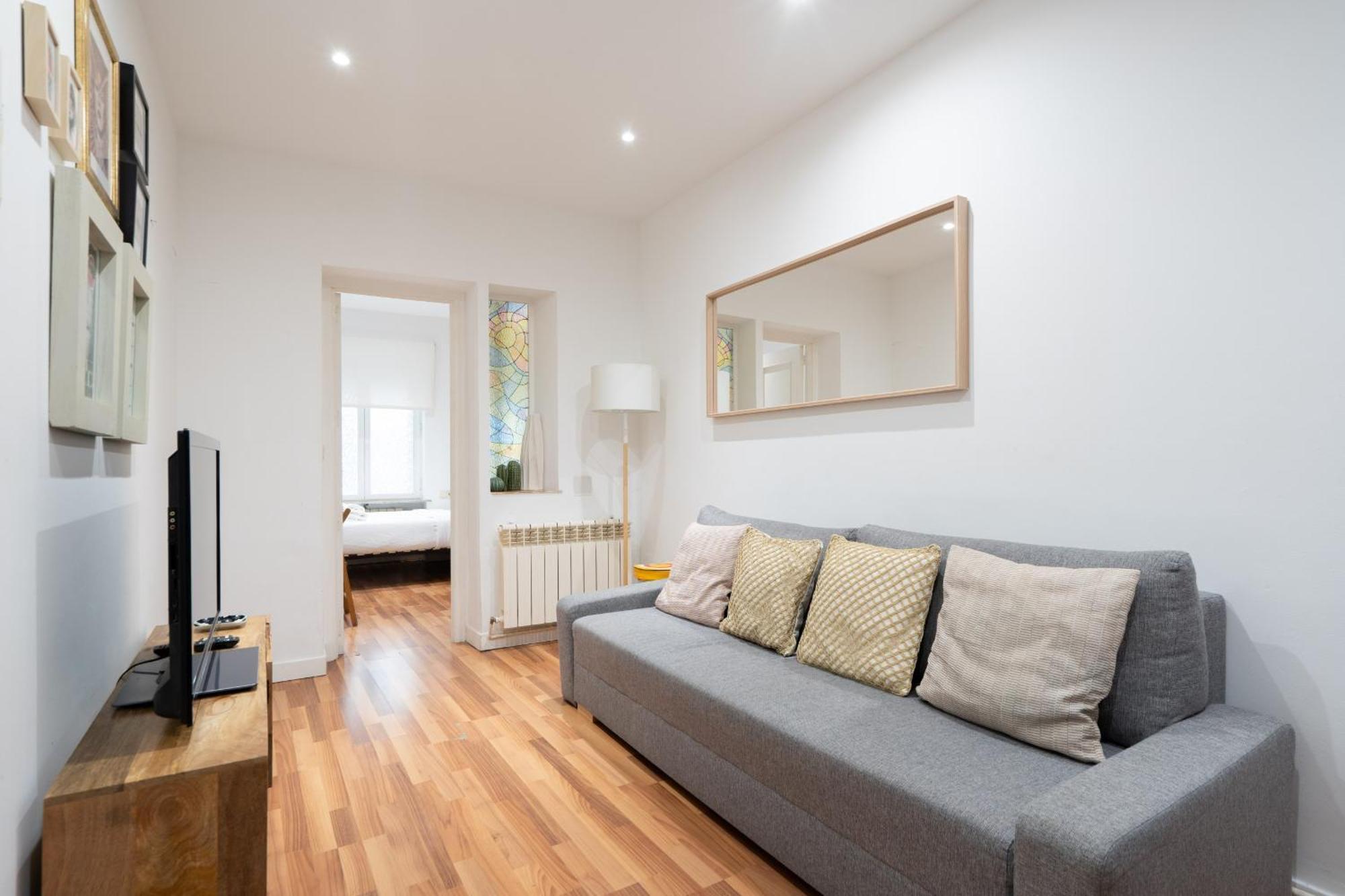 Apartamento En La Plaza De Lavapies Alquiler Temporal Madrid Exteriör bild